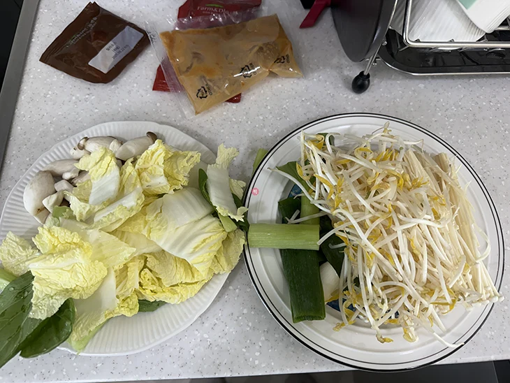 쿠팡 곰곰 샤브샤브 재료 밀키트 후기, 20분 만에 간편하고 맛있는 한 끼 준비하기